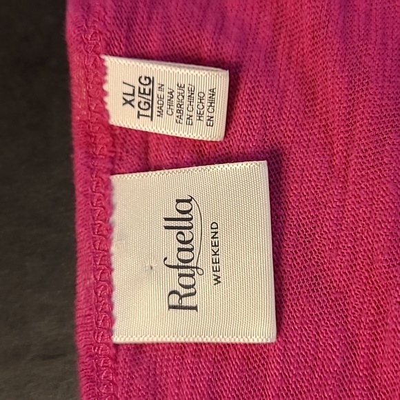 Rafaella Fuchsia Knit Top With Shoulder Accents. Size XL - Picture 5 of 10